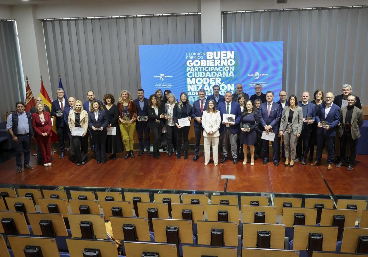 Cargos del Gobierno regional durante la gala de premios, este viernes.