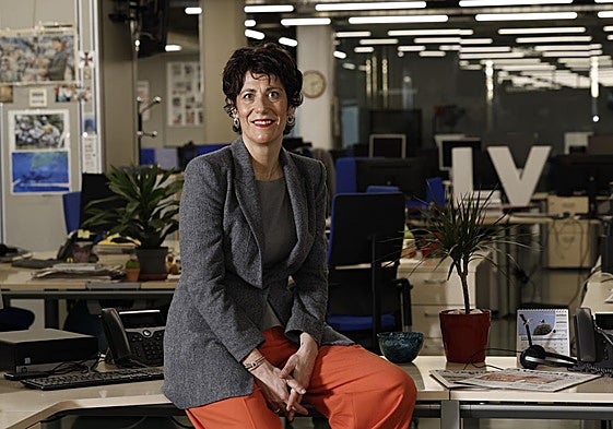 La ministra de Inclusión, Seguridad Social y Migraciones, Elma Saiz, en la redacción de LA VERDAD.