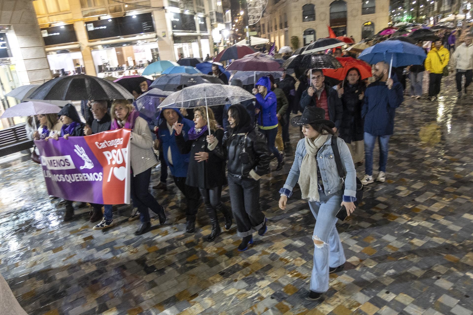 Manifestación por el 8M en Cartagena, en imágenes