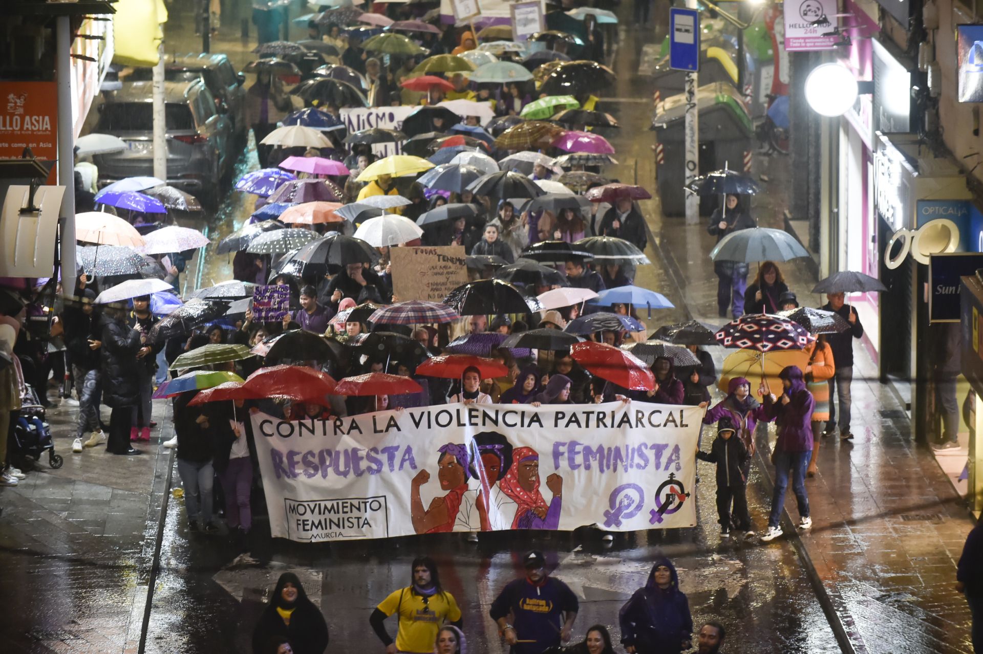 La manifestación por el 8M en Murcia, en imágenes