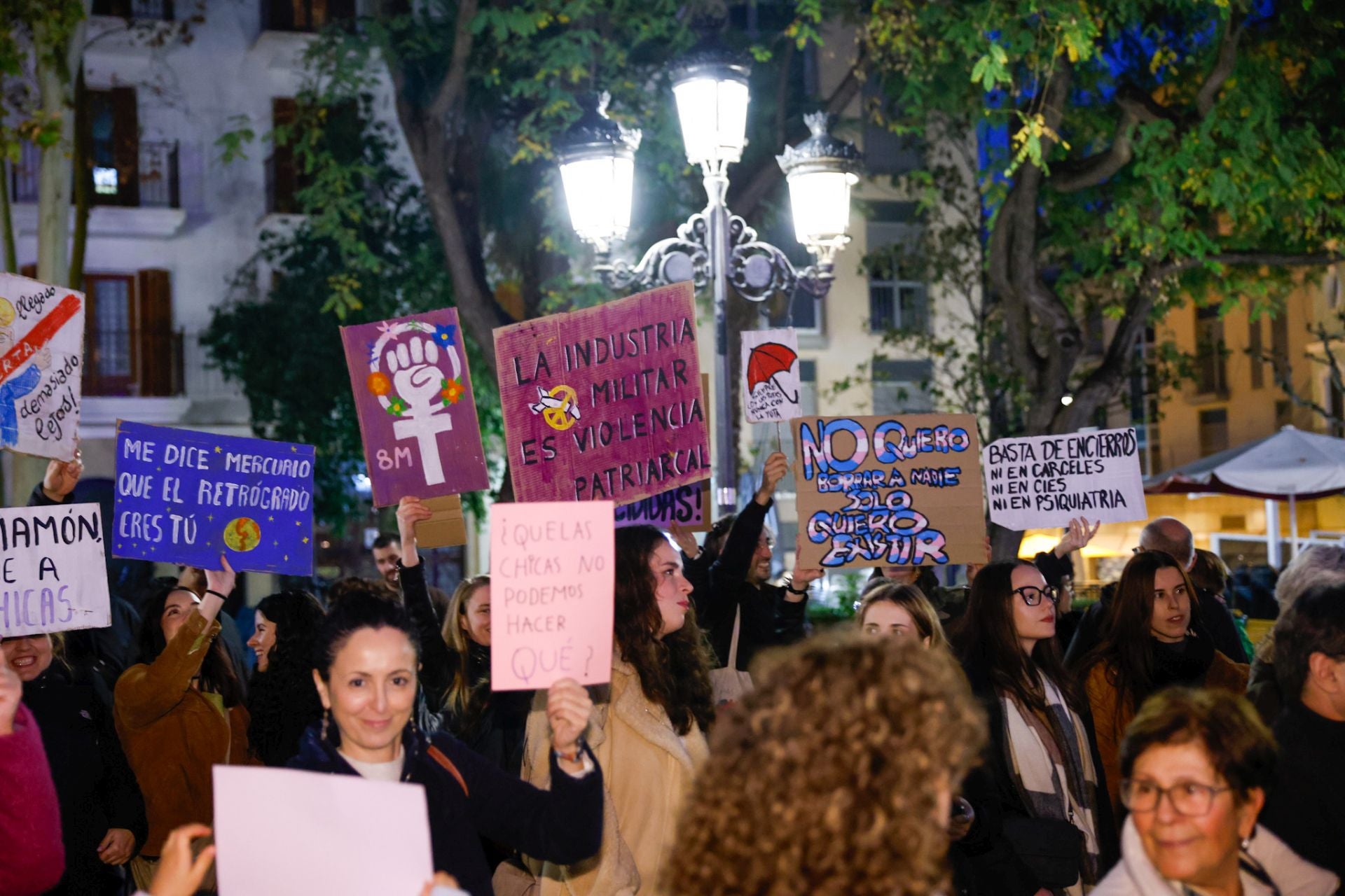 La manifestación por el 8M en Lorca, en imágenes