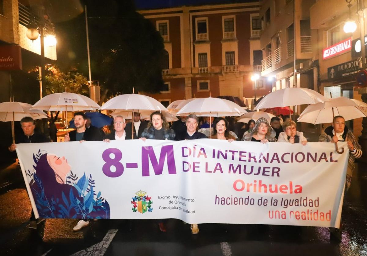 Pancarta institucional de la marcha en Orihuela.