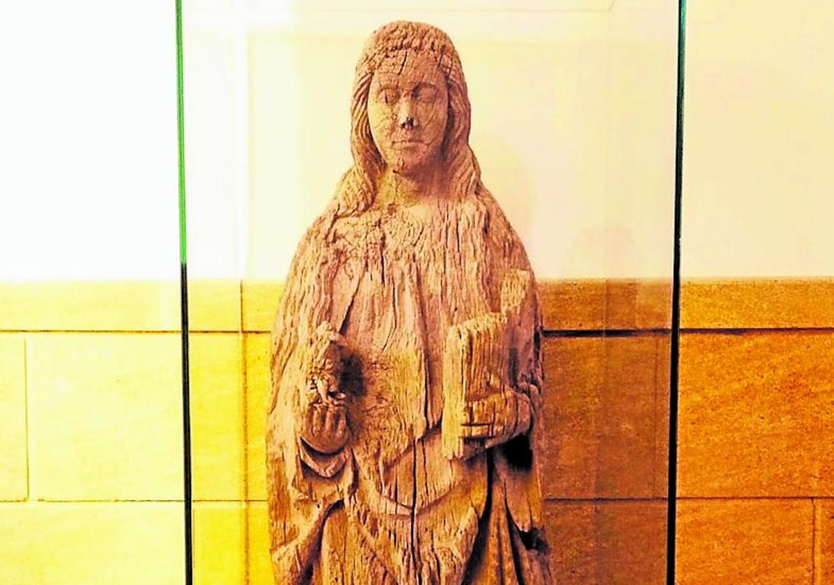 La imagen de la Magdalena templaria en el interior de la iglesia.