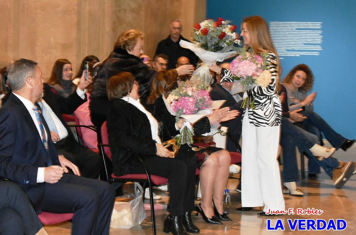 Caravaca entrega los premios y galardones del Día de la Mujer