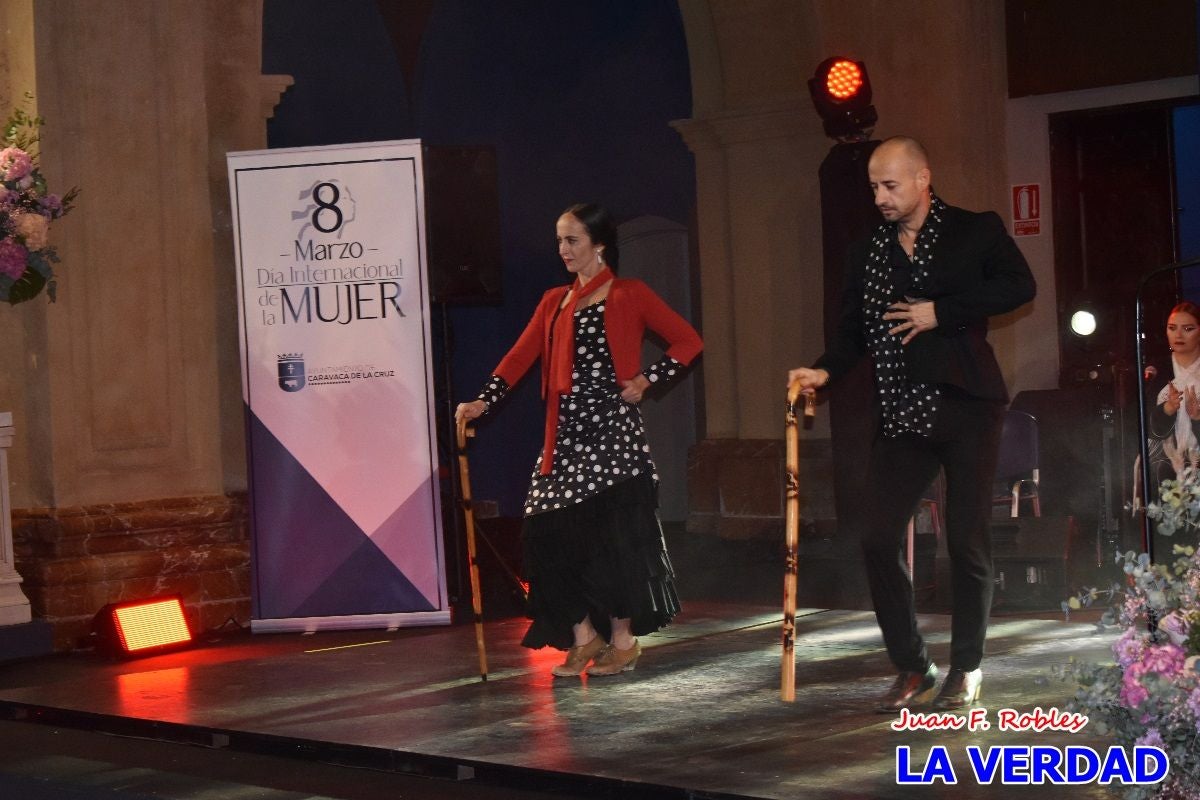 Caravaca entrega los premios y galardones del Día de la Mujer