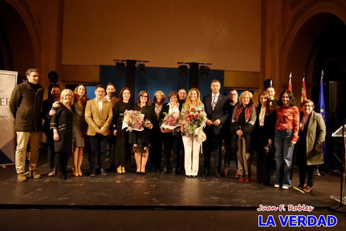 Caravaca entrega los premios y galardones del Día de la Mujer