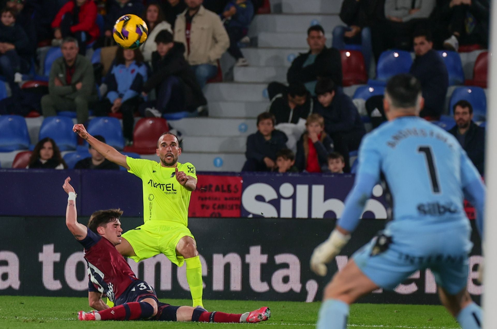 La derrota del Cartagena frente al Levante, en imágenes