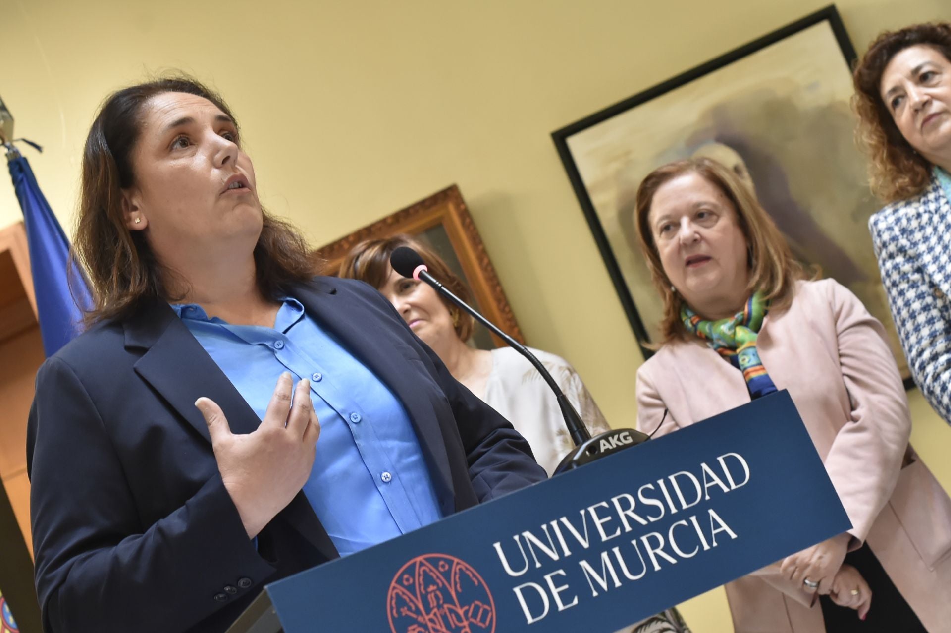 El acto de entrega de los premios al liderazgo femenino en investigación de la UMU, en imágenes