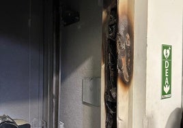 El incendio en el cuadro de mando del ascensor.