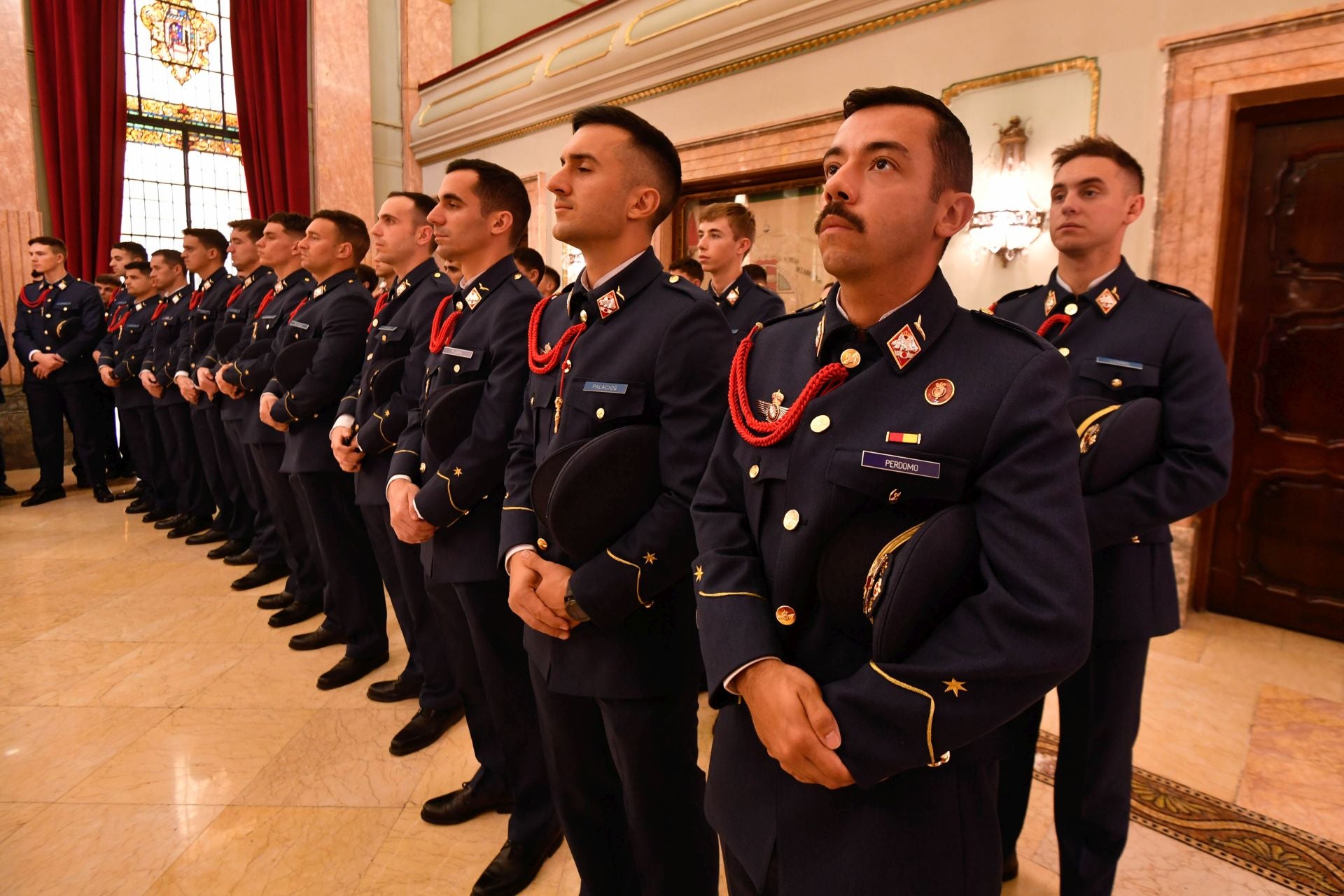 Visita de los alumnos de la AGA al Ayuntamiento de Murcia, en imágenes