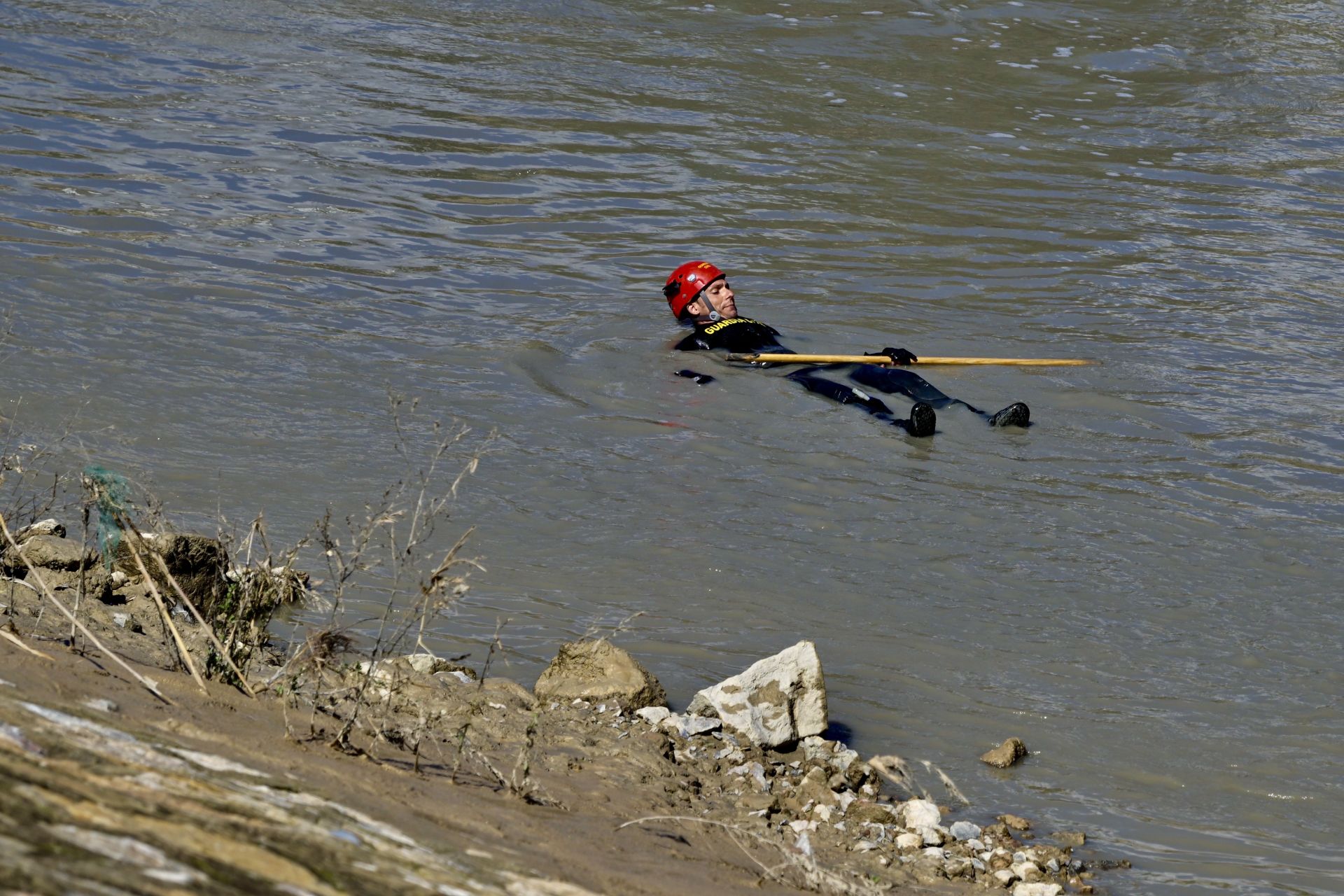 Imágenes del cuarto día de búsqueda de un hombre en el río Segura