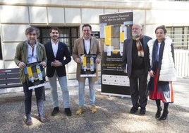 Paco Caballero (UMU); el concejal de Cultura e Identidad, Diego Avilés; Manuel Cebrián, director del ICA; el director del congreso, Joaquín Cánovas; Eugenia Hernández Dávalos, en representación de la Fundación Cajamurcia, este martes en el Campus de la Merced.