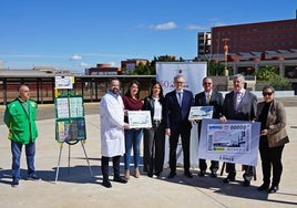 La presentación del cupón conmemorativo con motivo del 50 aniversario del hospital Virgen de la Arrixaca.