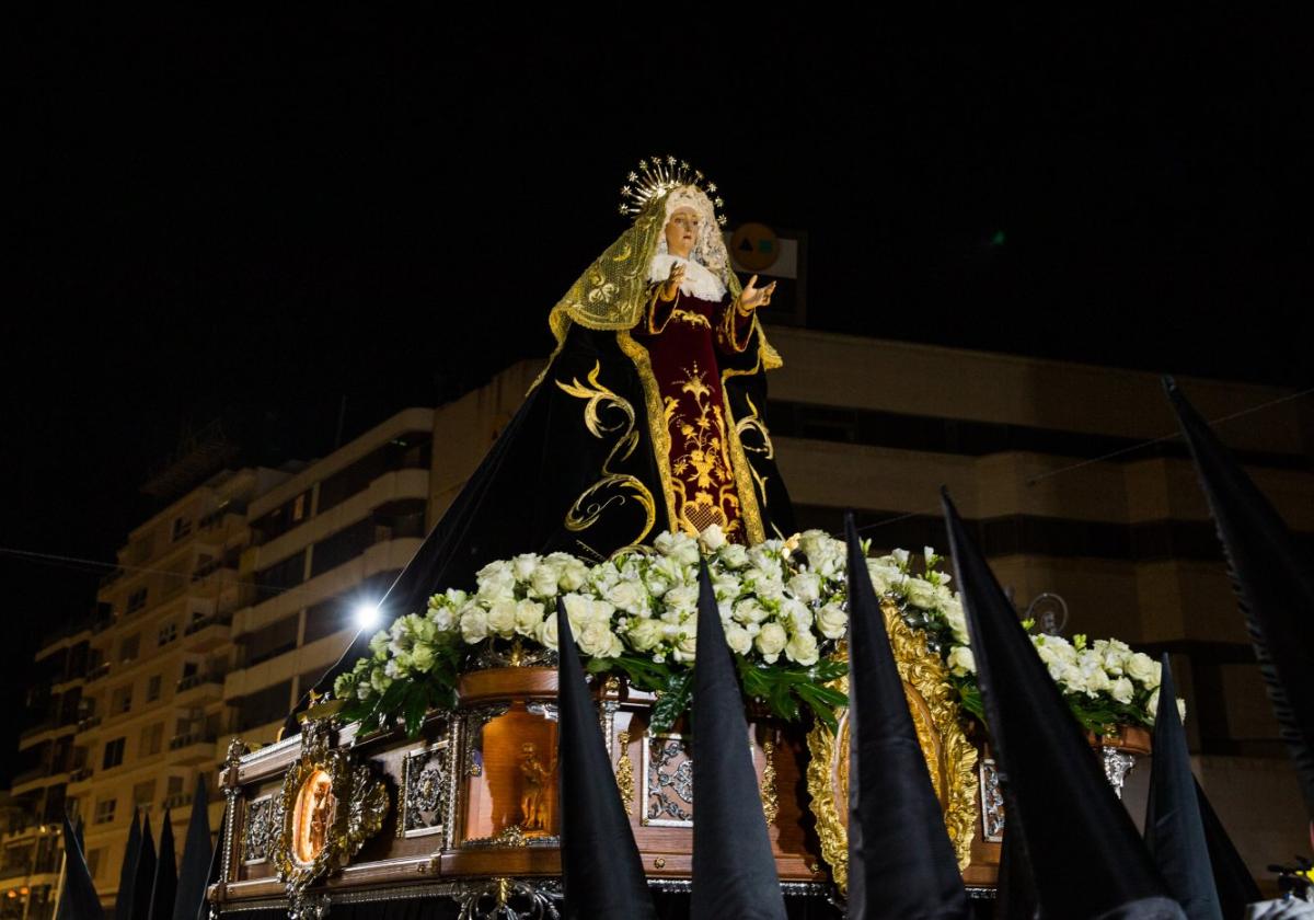 María Santísima del Consuelo en la procesión de Domingo de Ramos.