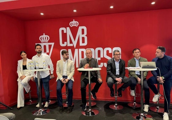 Felipe Moreno, en el centro, en la comparecencia de este miércoles.
