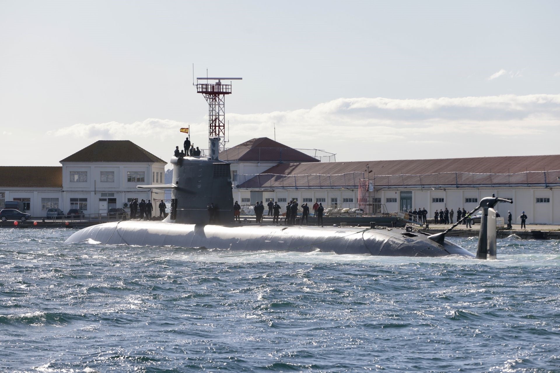 El submarino S-81 llega a Galicia desde Cartagena, en imágenes