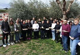 Los hosteleros participantes junto al alcalde y varios concejales.