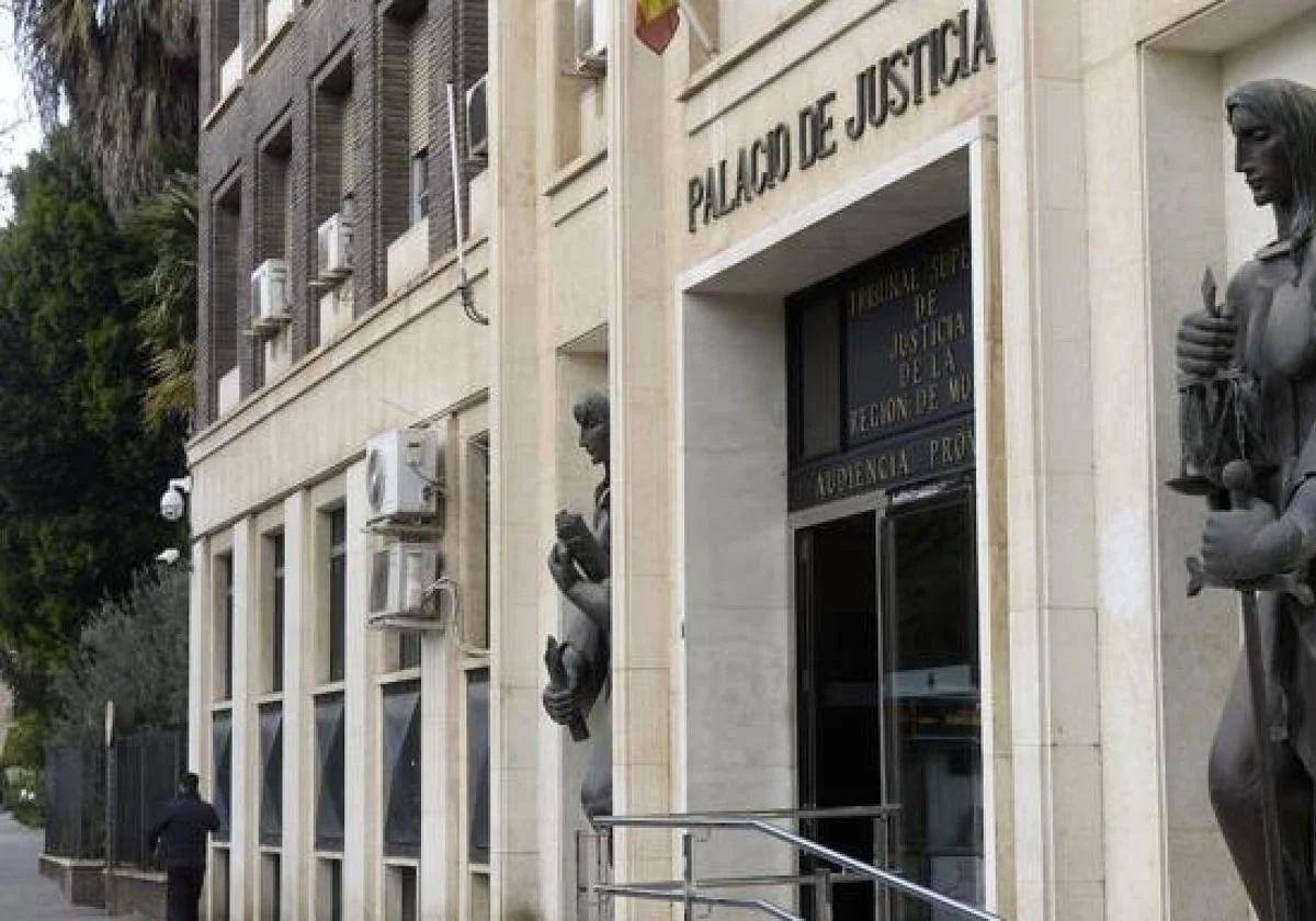 Fachada del Palacio de Justicia de Murcia, en una imagen de archivo.