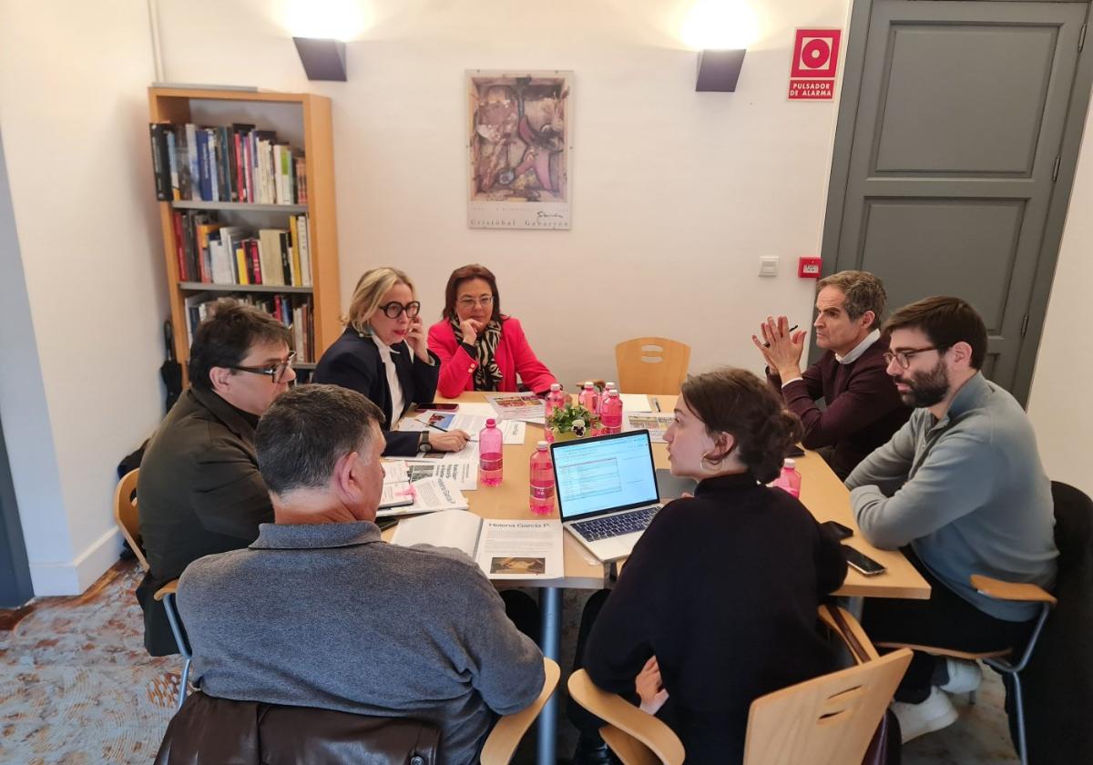 Los miembros del Comité Científico del Museo Cristóbal Gabarrón, en una de las primeras reuniones.