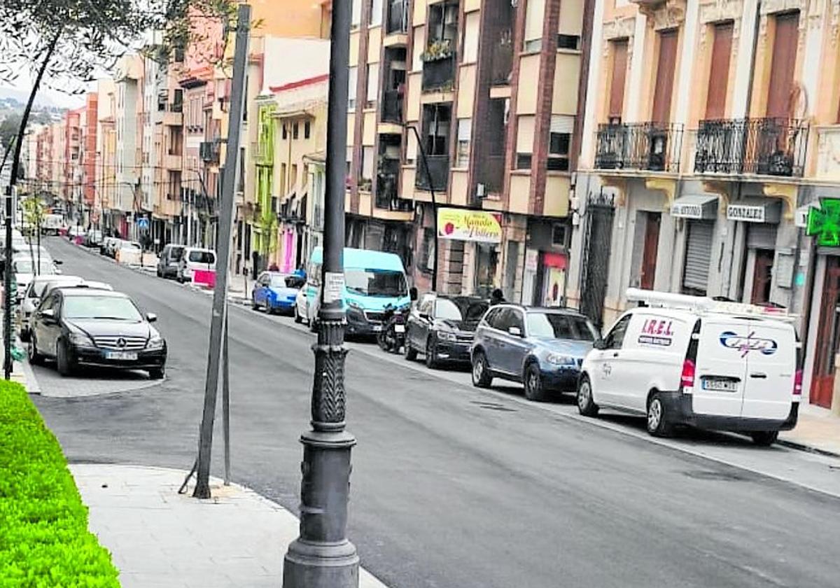 Así luce la remodelada avenida Camino de Murcia, a pocos días de concluir los trabajos.