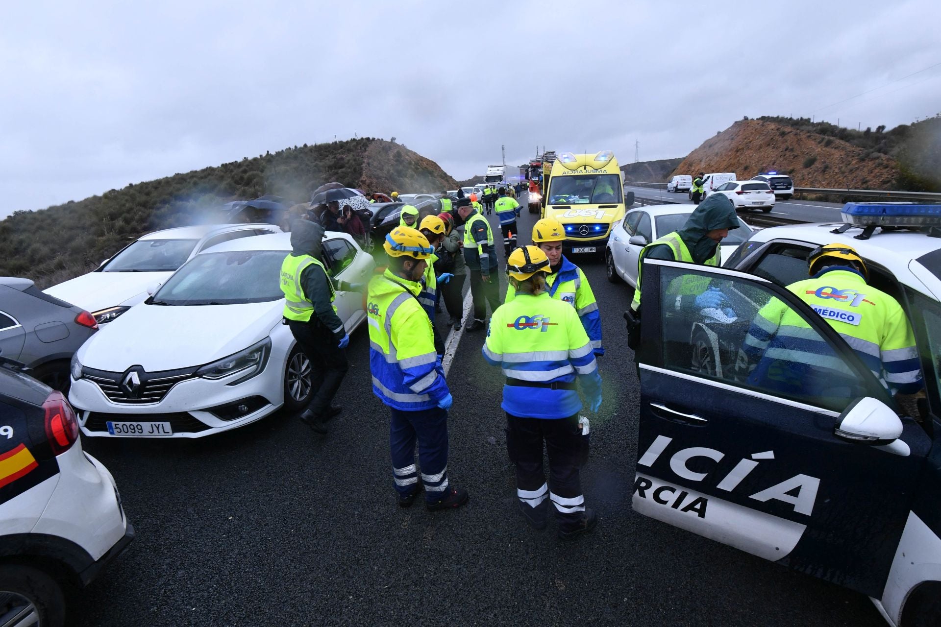 Las imágenes del accidente de autobús en la autovía A-7 en Murcia