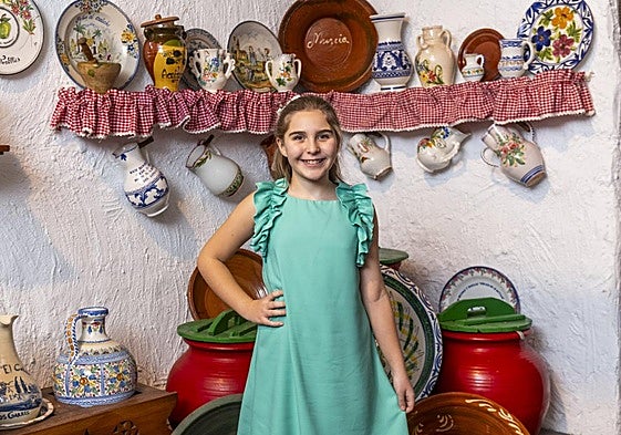 Alba María Monserrat Olmos: «Me lo paso genial bailando la jota, cantando y tocando el clarinete»