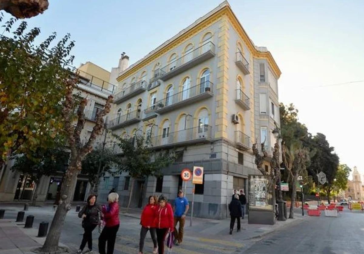 Edificio Camachos, uno de los inmuebles que pasarán a estar protegidos en Murcia.