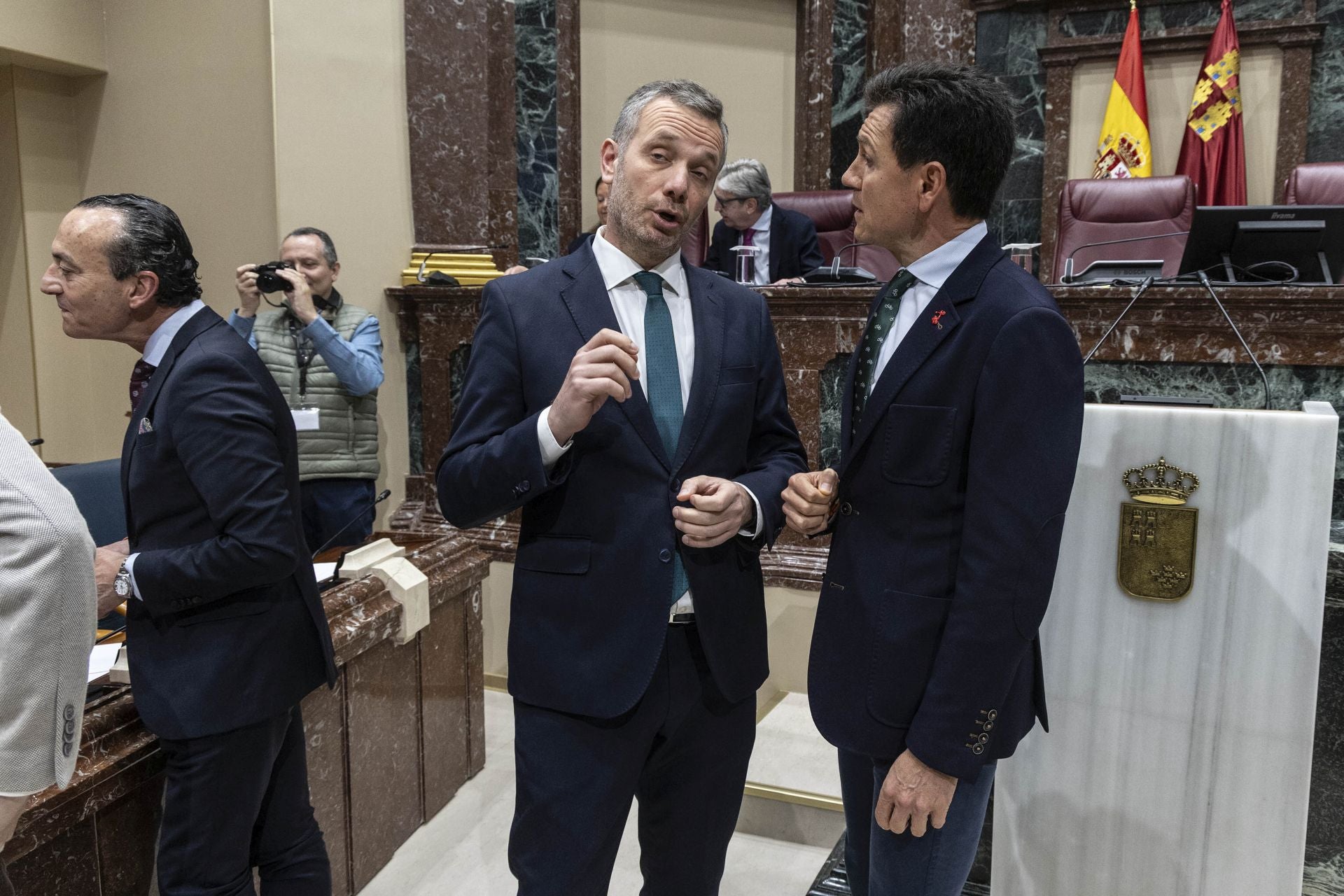 El Pleno de la Asamblea Regional de este viernes, en imágenes