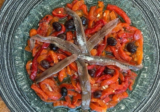 Pimientos asados con anchoa. Restaurante de Oriente