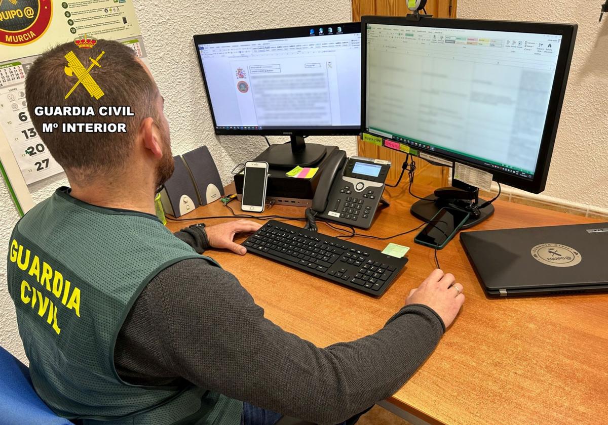 Cinco investigados por estafar más de 36.000 euros a dos empresas hortofrutícolas de Mazarrón y Níjar