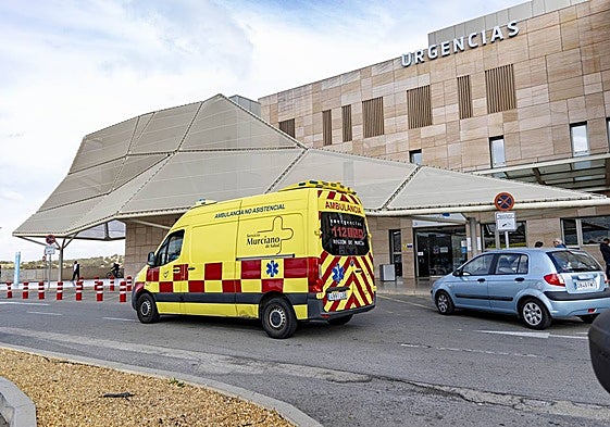 Accesos al servicio de Urgencias del Santa Lucía.