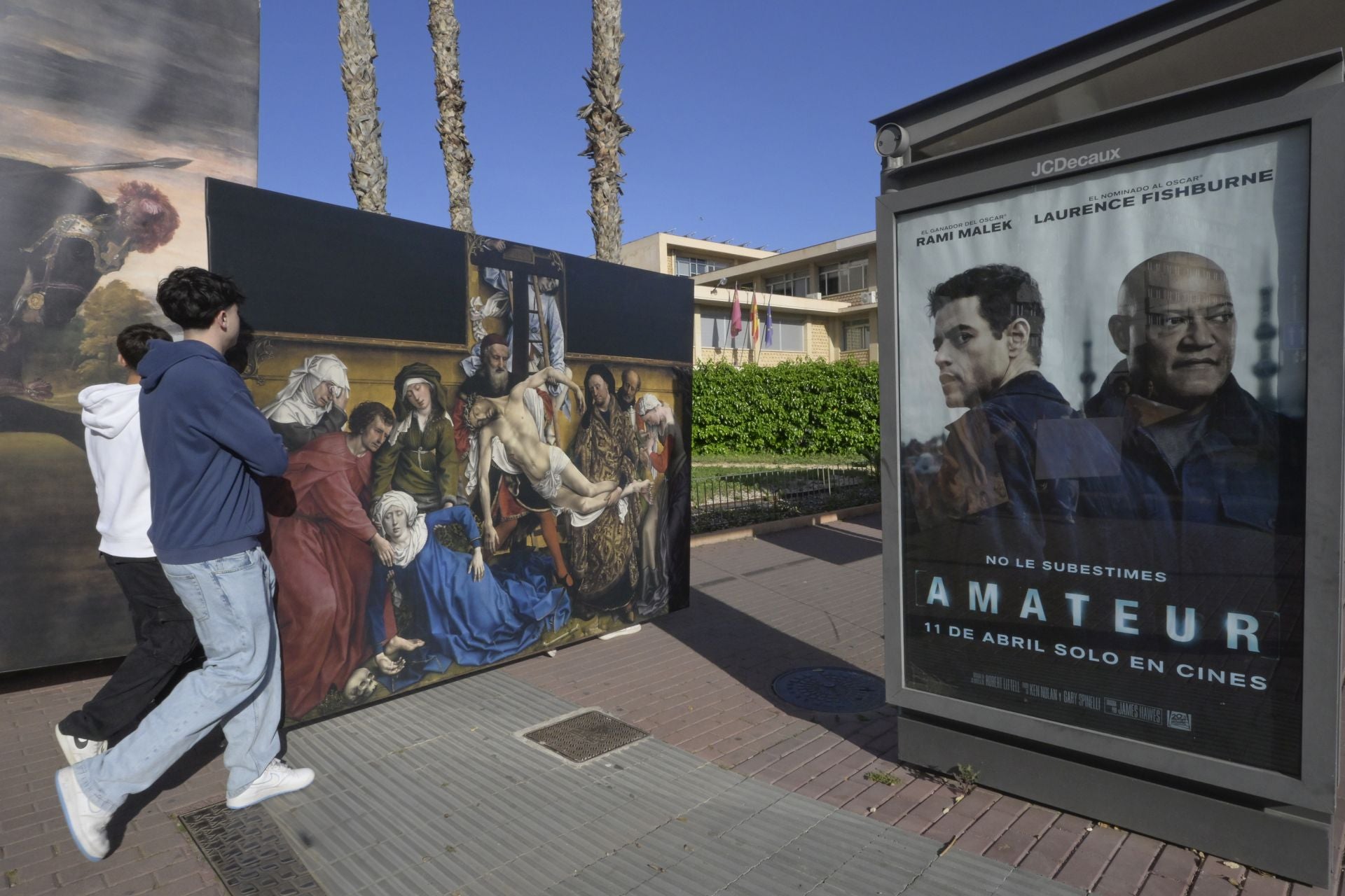Los alumnos del IES La Flota pasean el arte por las calles de Murcia