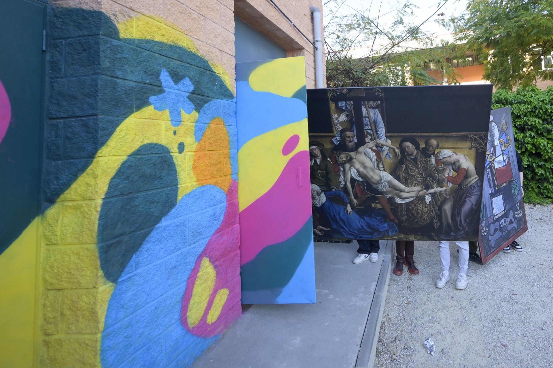 Los alumnos del IES La Flota pasean el arte por las calles de Murcia