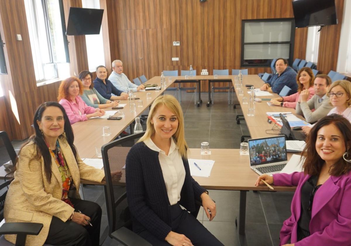 El Ministerio envía seis millones para contratar a 1.200 trabajadores en veintidós municipios