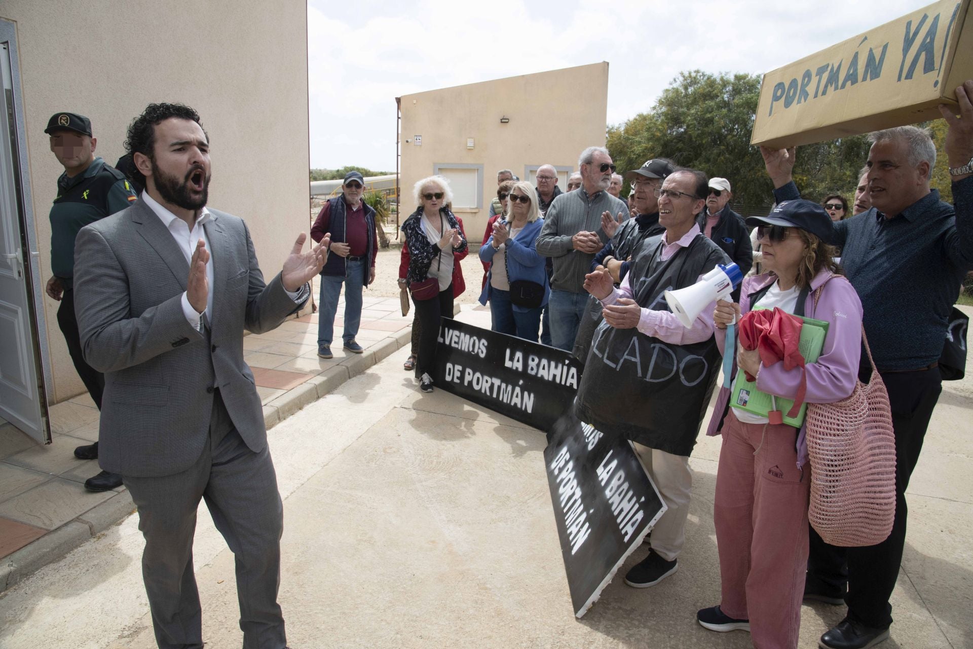 La manifestación con motivo de la reunión para la regeneración de la bahía de Portmán, en imágenes