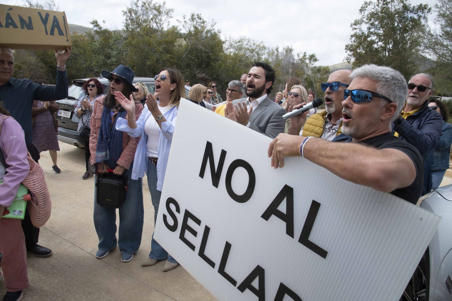 La manifestación con motivo de la reunión para la regeneración de la bahía de Portmán, en imágenes