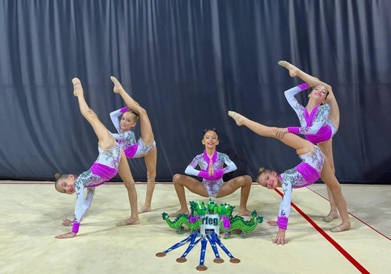 Conjunto alevín del Rítmica Santomera que logró la medalla de oro en el último Nacional de base.