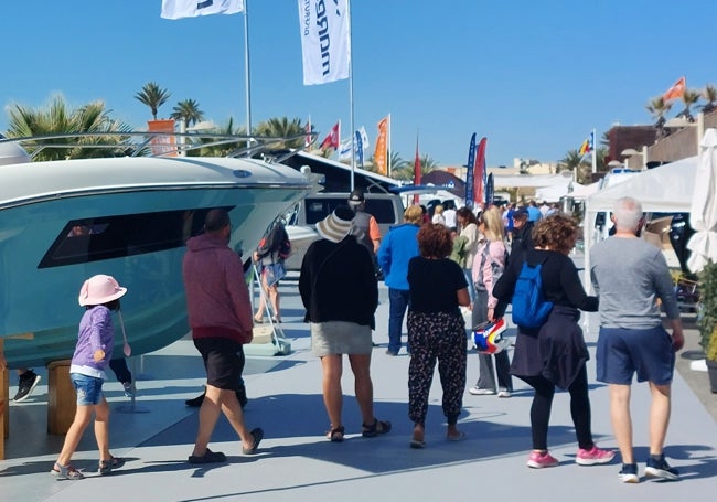 El evento congrega a visitantes profesionales y público en general.