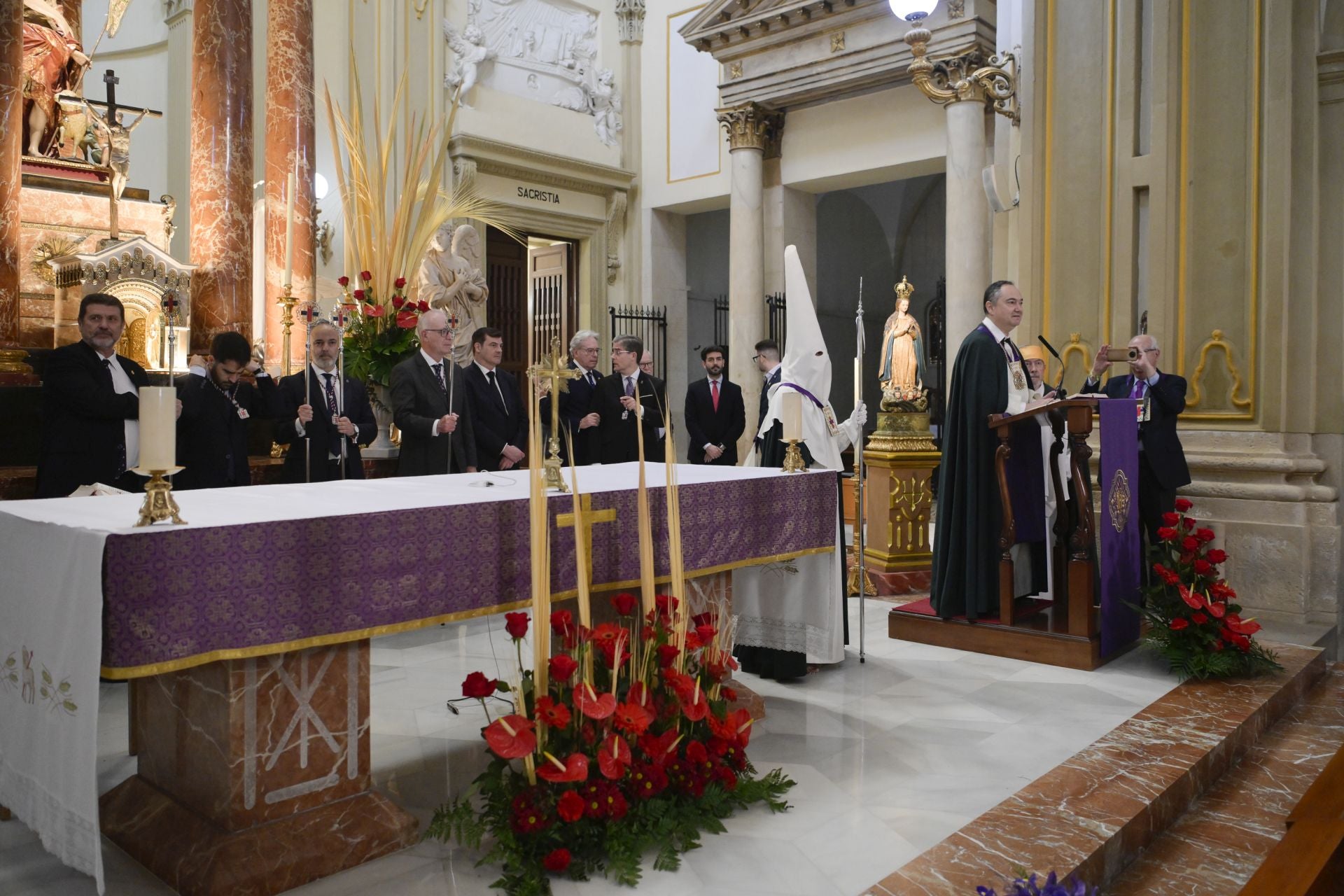 La procesión del Rescate y la Esperanza del Martes Santo en Murcia, en imágenes