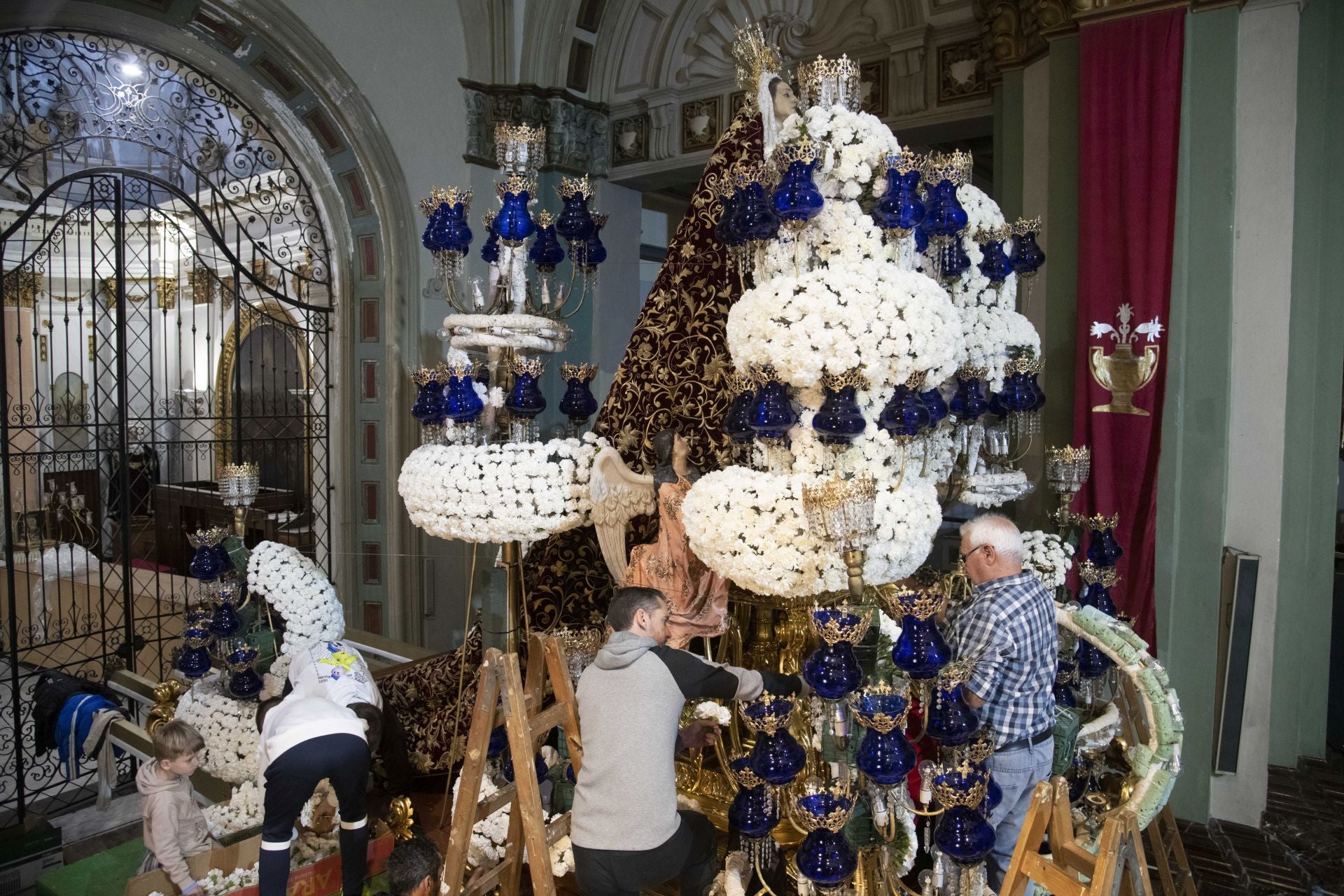 A por la cena con las manos lavadas