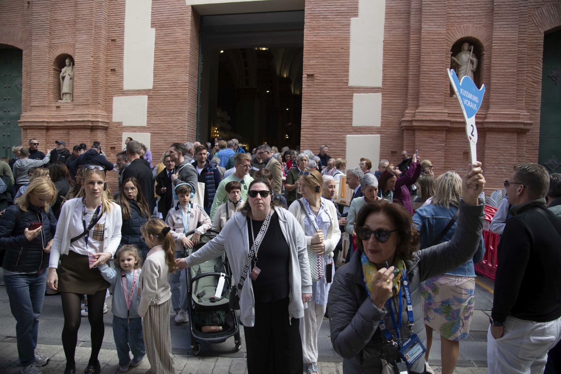 A por la cena con las manos lavadas