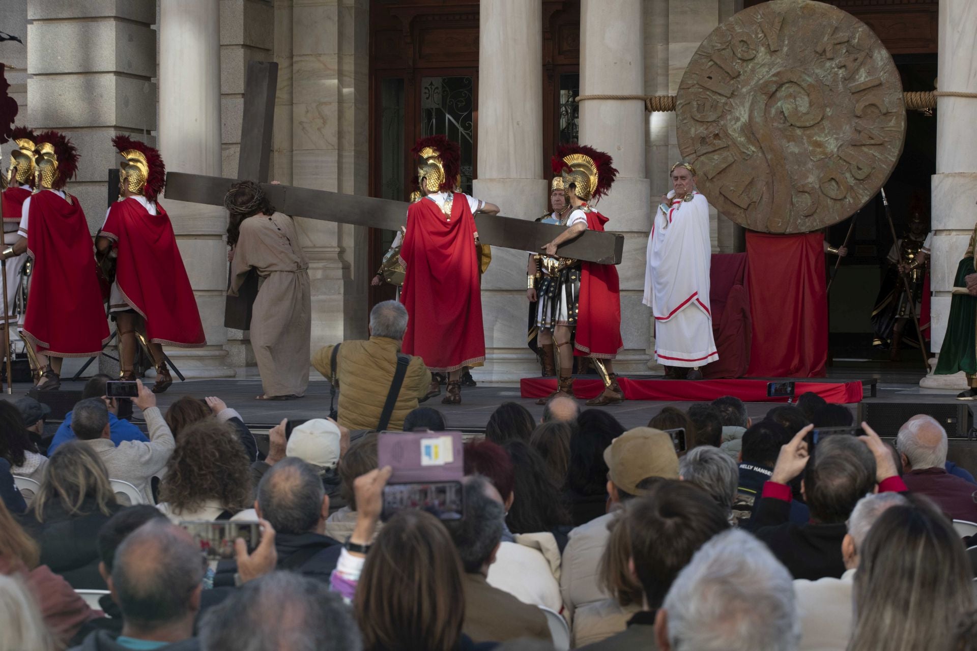 A por la cena con las manos lavadas