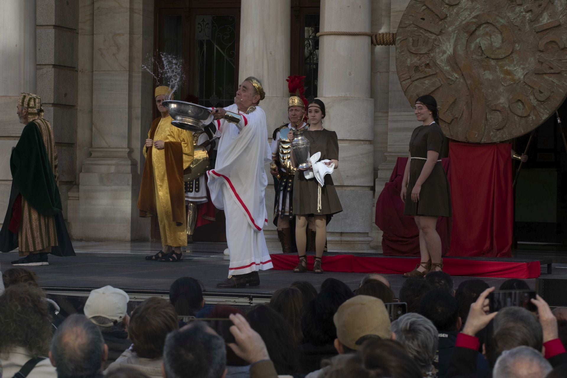 A por la cena con las manos lavadas