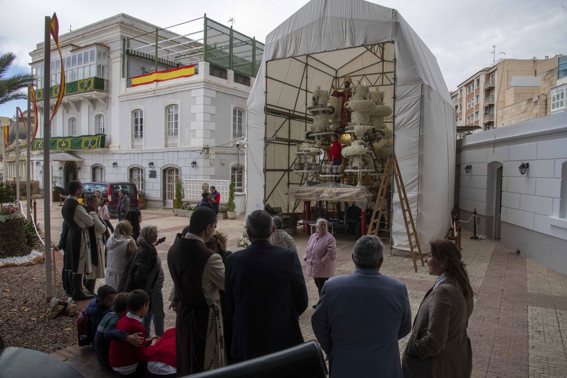 Las imágenes del Martes Santo de logística cofrade en Cartagena