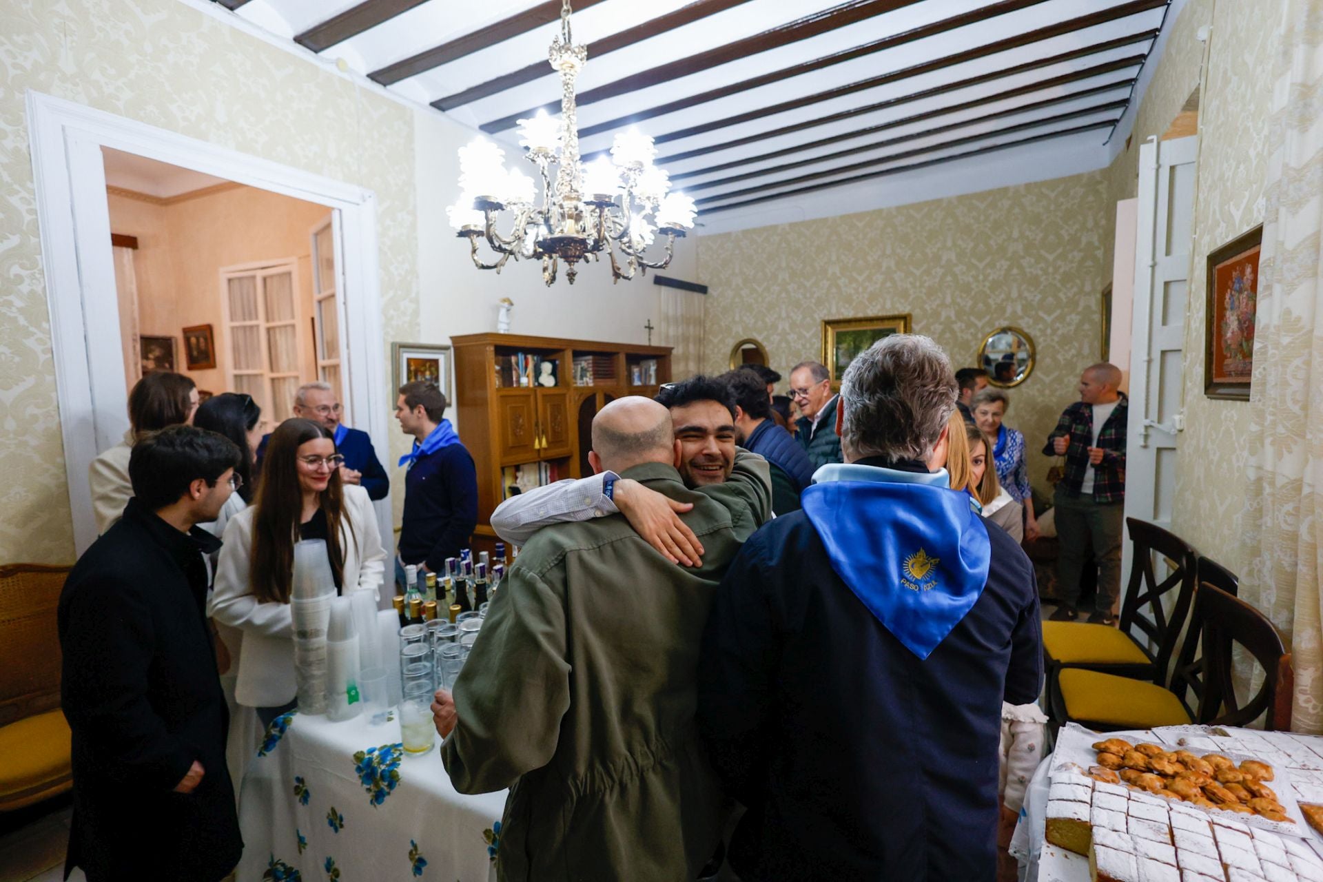 Casas con balcones de bandera en Lorca, en imágenes