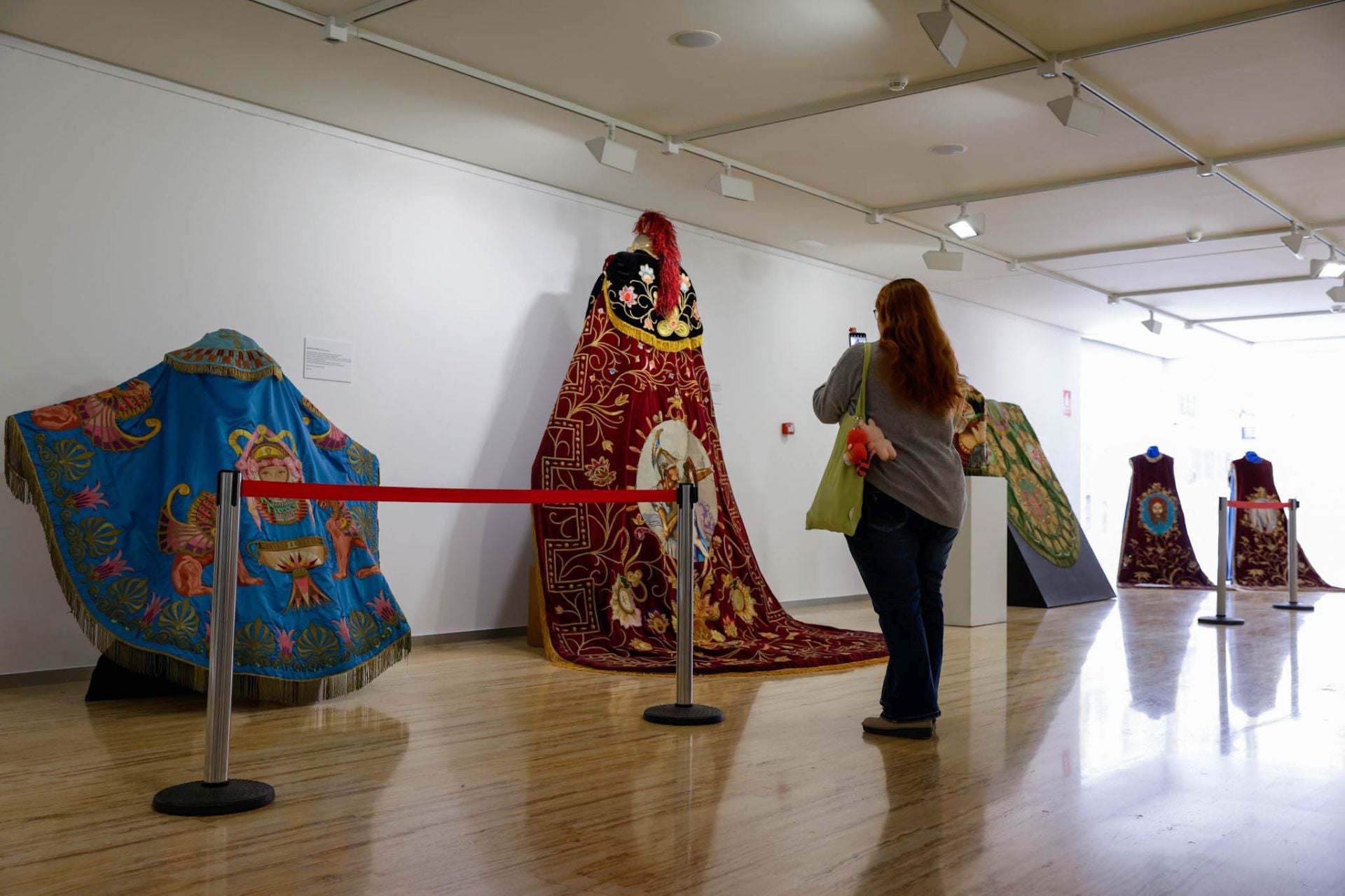 Las imágenes de la exposición &#039;Bordados del siglo XX&#039; en Lorca