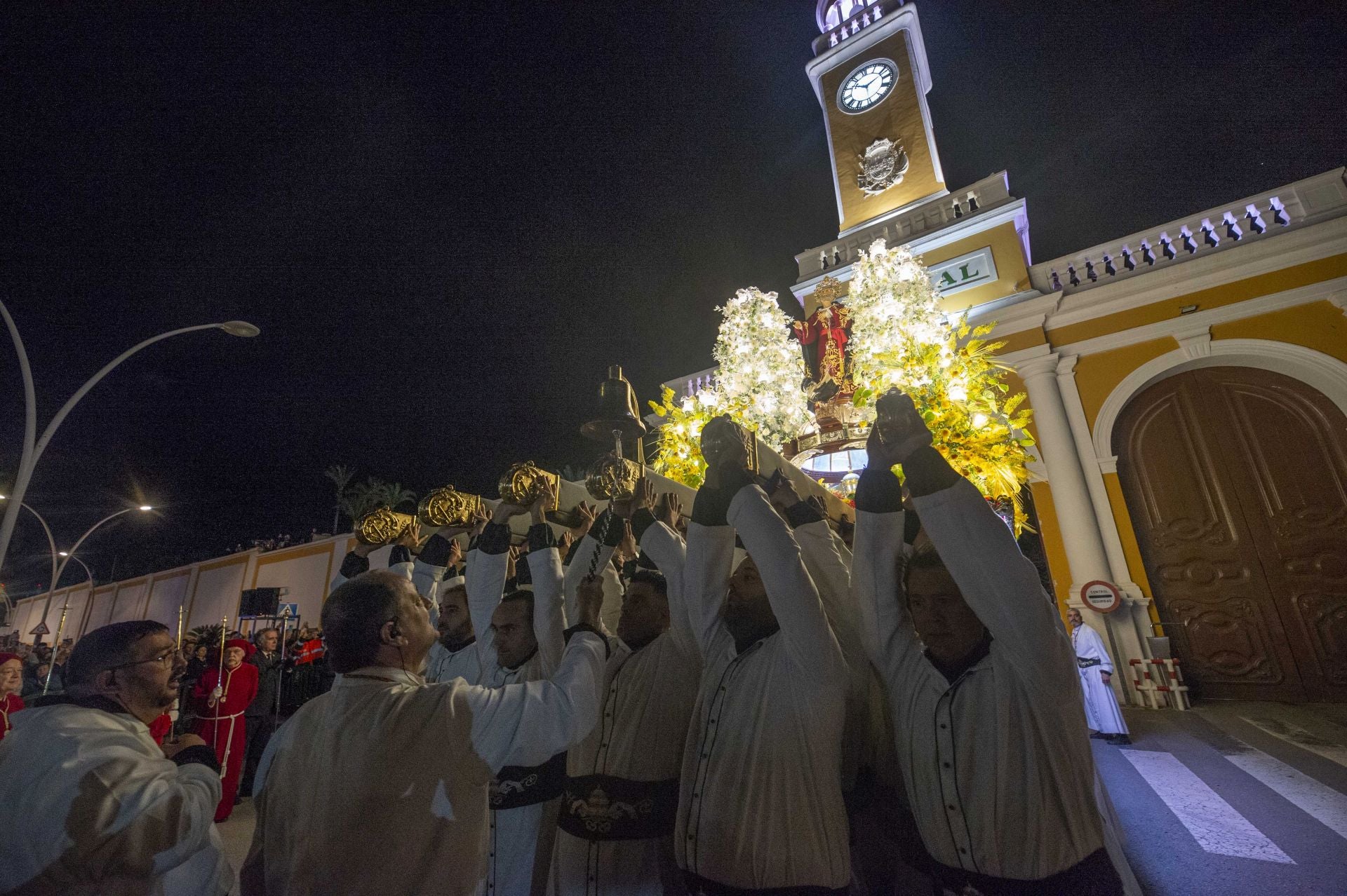 Las imágenes de los traslados del Martes Santo en Cartagena