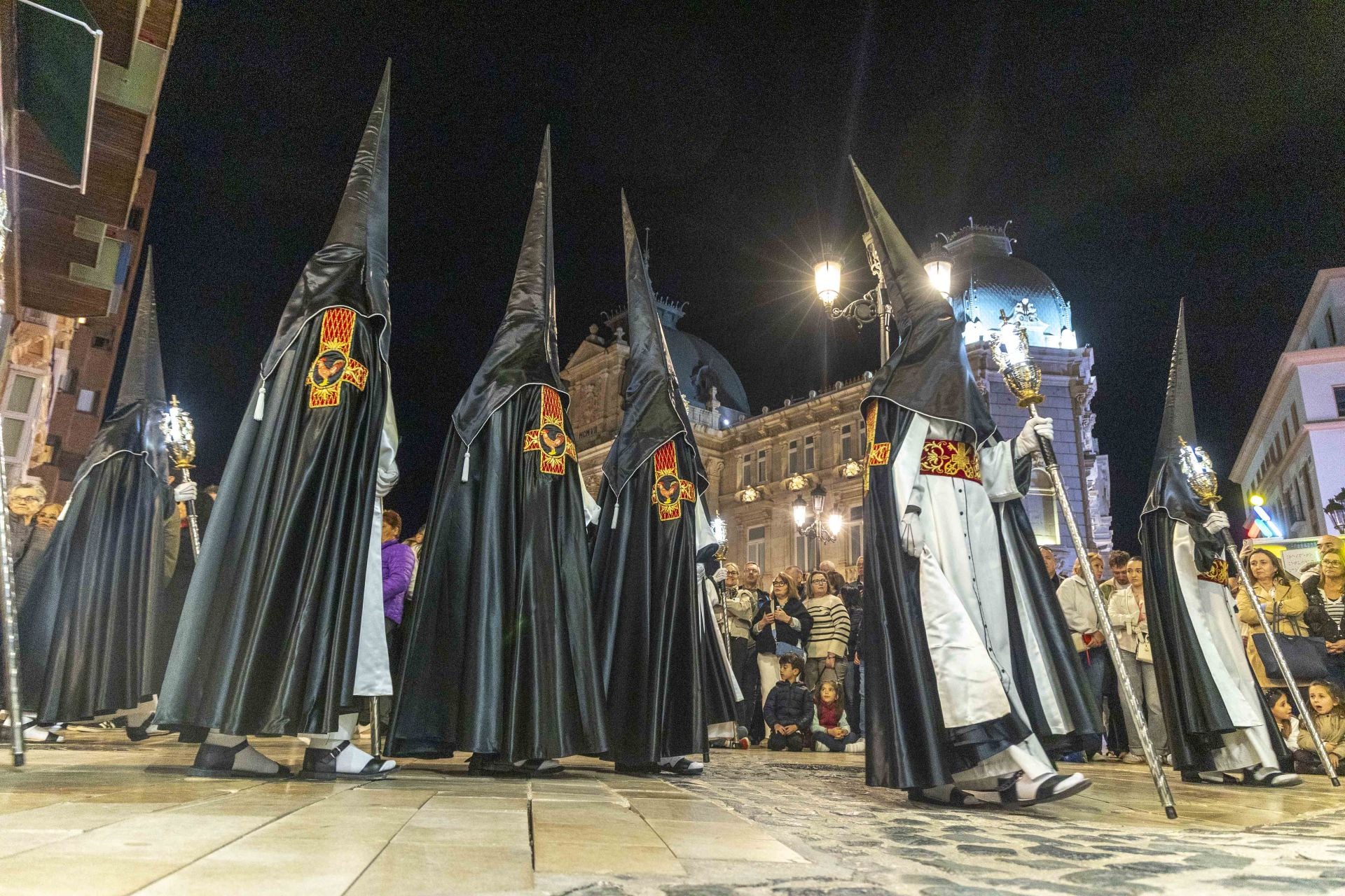 La procesión del Prendimiento de los californios, en imágenes