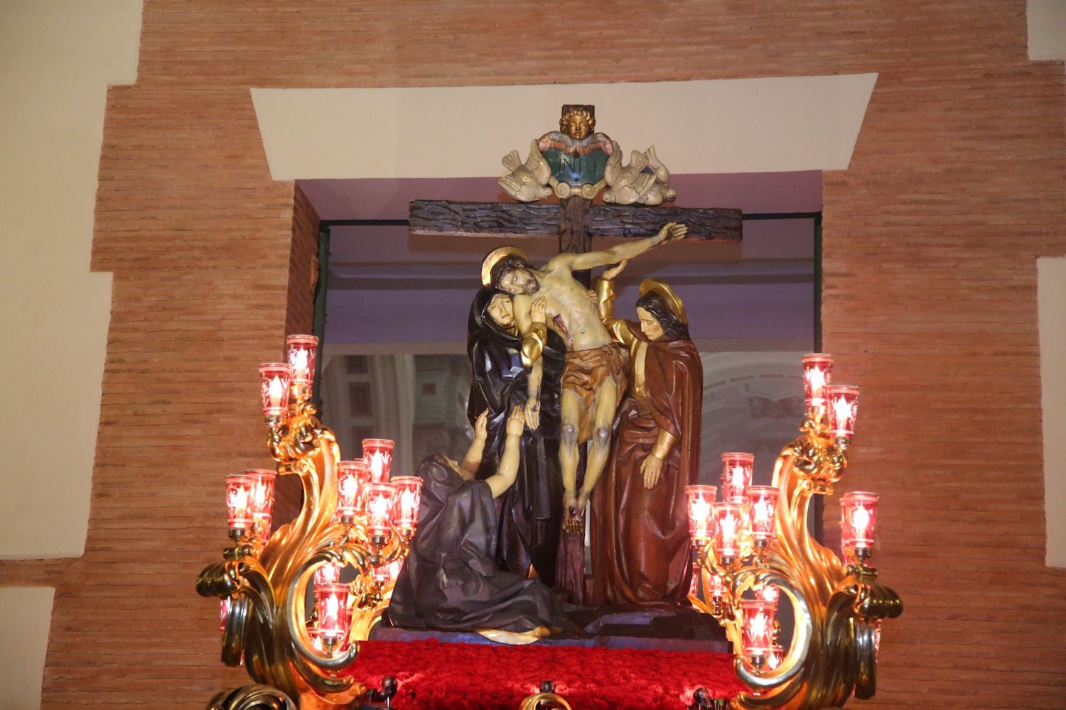 La procesión del Santo Entierro en Cartagena, en imágenes