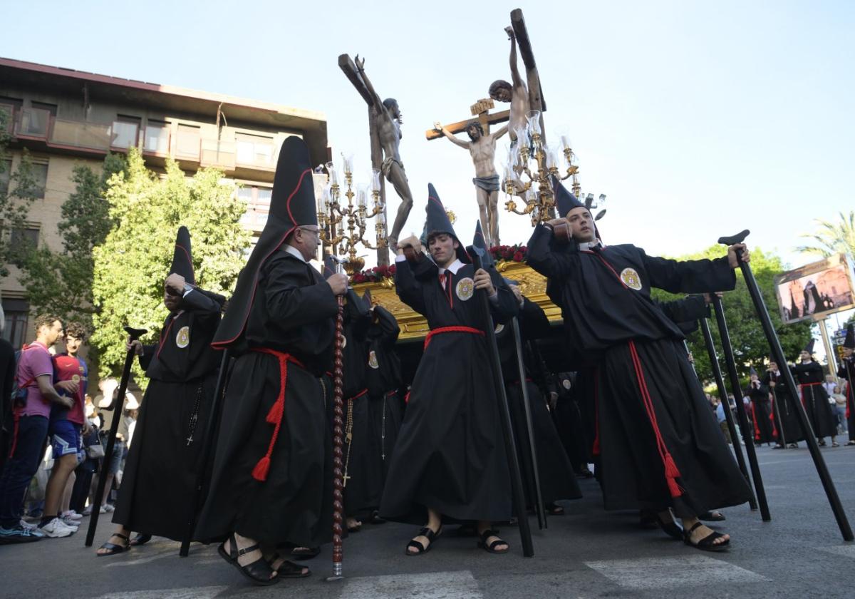 La soledad del calvario inunda de fervor el centro | la verdad